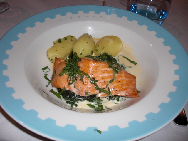 How to Eat Like a Local in France: 7 Tips for Restaurant Meals