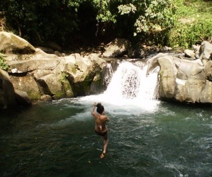 5 Ways to Travel Like a Local