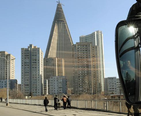 The LG Travel News Roundup: 3.11.11