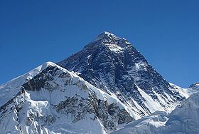 The LG Travel News Roundup: Toilets Proposed on Everest