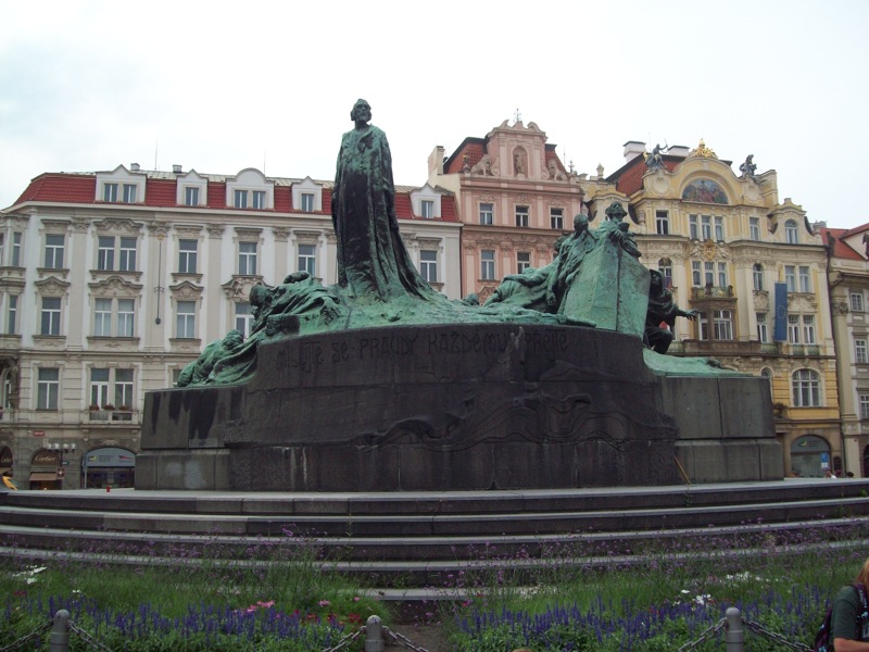 Prague On Foot: A Walking Guide through Ancient Europe